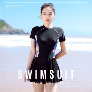 ชุดว่ายน้ำวันพีซผู้หญิง JH82252 สีดำลายดอกไม้ คอทรงกลม สไตล์เรียบร้อย สำหรับผู้ใหญ่ - Product Image 5