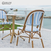 Silla de Comedor Moderna, Duradera y Cómoda, Apilable, con Marco de Aluminio y Ratán PE, para Uso en Exteriores, Hoteles, Parques, Apartamentos y Salas de Estar