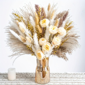 Grand bouquet d'<span class=keywords><strong>herbe</strong></span> <span class=keywords><strong>de</strong></span> la <span class=keywords><strong>pampa</strong></span> séchée (91/51 pièces) avec roses blanches et beiges - Décoration <span class=keywords><strong>de</strong></span> table bohème à pleine <span class=keywords><strong>floraison</strong></span> et faible entretien - Product Image 2