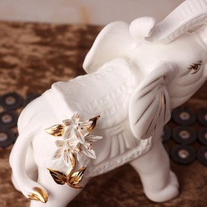 Elefante in Ceramica Decorativo e Luminoso, Articolo d'Arredo Creativo per Soggiorno, Decorazione Portafortuna per la Casa - Product Image 4