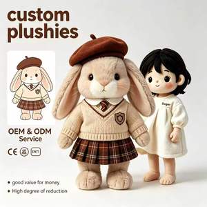 Béret style universitaire, jupe à carreaux, peluche lapin, jouet personnalisé IP Campus, cadeau de rentrée scolaire pour étudiant - Product Image 1