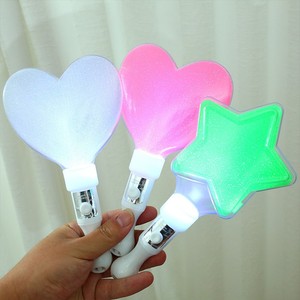 Bastone LED a forma di cuore adatto per <span class=keywords><strong>feste</strong></span> di capodanno, festival, concerti, sfilate di moda, <span class=keywords><strong>feste</strong></span> - Product Image 5