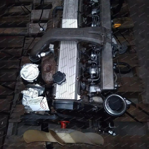 ชุดประกอบเครื่องยนต์เบนซิน 2UZ-FE V8 ขนาด 4.7 ลิตร สำหรับรถยนต์แลนด์ครุยเซอร์ วากอน เอสยูวี ชุดสมบูรณ์พร้อมลูกสูบ วาล์ว และเพลาข้อเหวี่ยง - Product Image 1