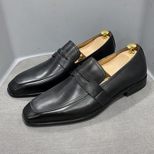 Zapatos formales de cuero genuino de alta gama para hombre, impermeables, con diseño simple y característica antideslizante, adecuados para ocasiones de negocios. - Product Image 3