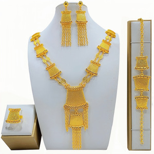 Conjunto de joyería chapada en oro de lujo para boda, regalo para novia, estilo Dubái, hecho a mano, exquisito conjunto de collar, aretes, pulsera y anillo de metal. - Product Image 2