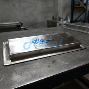 Séparateur magnétique suspendu robuste en acier inoxydable industriel pour trémie et chute, équipement de rejet des ferrailles - Product Image 4