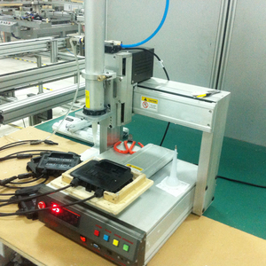 Kundenspezifische, kostengünstige Solarpanel-Anschlusskasten-Klebemaschine zum Versiegeln von Anschlusskästen aus China - Product Image 6