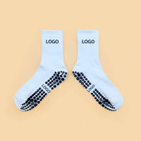 Chaussettes de yoga en coton pour femmes, personnalisées OEM, de haute qualité, avec broderie, antidérapantes, pour filles, pour le Pilates, avec logo