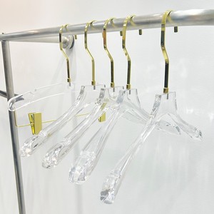 Percha de acrílico plana color oro, transparente y antideslizante, para tiendas de ropa, ropa infantil y de hombre - Product Image 1