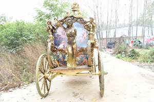 Carruaje de lujo dorado con caballos y pinturas al óleo para bodas, turismo y rodaje de películas - Product Image 6