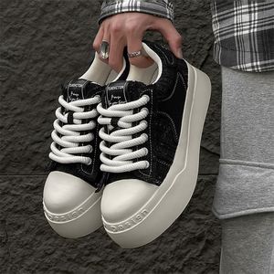 Chaussures de skate décontractées confortables à plateforme compensée et bout épais pour hommes, collection Printemps 2025, style niche noir et blanc, polyvalentes - Product Image 1