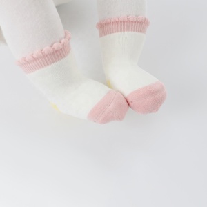 Vente en gros de chaussettes épaisses pour nouveau-né fille et garçon, chaussettes en coton biologique pour nouveau-né - Product Image 6
