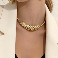 Ensemble de bijoux en acier inoxydable de style minimaliste à surface brillante de qualité supérieure, quatre pièces, décoration de fête