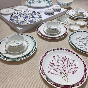 Remise 41 pièces ensemble de table en porcelaine de luxe européen assiette à dessert en porcelaine osseuse - Product Image 4