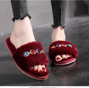 Pantofole Wild Fashion per la casa per ragazze inverno nuovi sandali caldi con diamanti luminosi da donna infradito piatto con pantofole per interni - Product Image 4