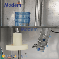 Ligne de rinçage, remplissage et bouchage automatique pour bidons d'eau en plastique de 5 gallons, avec pompe de précision 2 ml pour la production de boissons