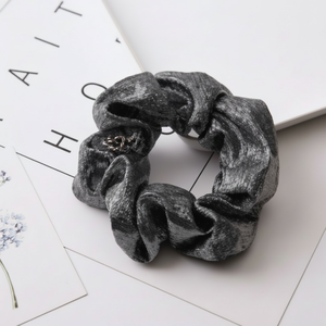 ที่มัดผมแฟชั่นสำหรับผู้หญิงผมกำมะหยี่โบว์วิบวับ - Product Image 1