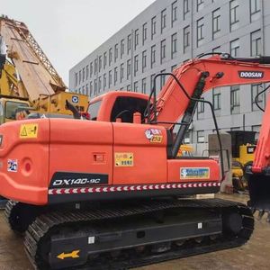 รถขุดไฮดรอลิกแบบตีนตะขาบ Doosan DX140-9C มือสอง ขนาด 14 ตัน พร้อมเครื่องยนต์และเกียร์บ็อกซ์ ใช้งานมาแล้ว 400 ชั่วโมง ได้รับการรับรองมาตรฐาน CE - Product Image 1
