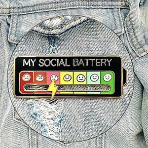 Porte-clés vintage en alliage de zinc étanche à piles, changeant de couleur, avec pendentif coulissant, idéal pour les cadeaux promotionnels - Vente chaude - Product Image 5