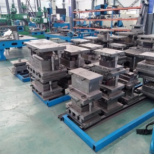 Fabbricazione di <span class=keywords><strong>stampi</strong></span> <span class=keywords><strong>per</strong></span> stampaggio progressivo in lamiera di qualità cinese, azienda di produzione di <span class=keywords><strong>stampi</strong></span> <span class=keywords><strong>per</strong></span> punzonatura - Product Image 2