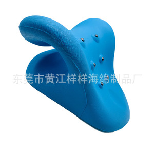 Oreiller de massage cervical bleu en forme de Y avec points d'acupression et aimants pour adultes - Product Image 2