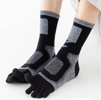 Chaussettes de sport pour hommes à 5 doigts - Tricotées en coton respirant avec broderie de logo personnalisée, idéales pour le printemps, le yoga et les activités sportives