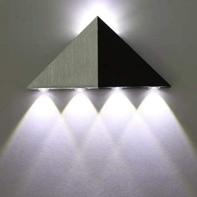 Luz de pared solar exterior triangular LED, luz de poste solar impermeable con sensor de movimiento