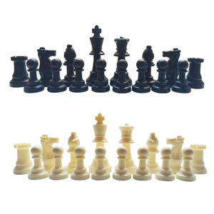 Pezzi degli <span class=keywords><strong>scacchi</strong></span> in plastica da 6.5cm impostati per il gioco degli <span class=keywords><strong>scacchi</strong></span> classici <span class=keywords><strong>bianchi</strong></span> e neri per gli accessori della scacchiera - Product Image 6
