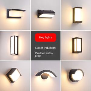 Appliques murales solaires modernes 18W IP65 LED pour porche extérieur balcon jardin-base en aluminium - Product Image 5