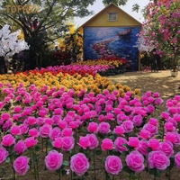Décorations de lustre LED étanches de style moderne fleurs de tulipes de jardin roses pour les fêtes de mariage décorations d'événements en métal