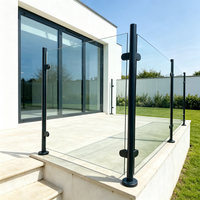 Poteau de balustrade carré en acier inoxydable pour bâtiment commercial sur mesure, système de main courante extérieur en verre et acier inoxydable