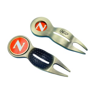 Fourche de golf en alliage de zinc 83x30x5mm avec marqueur de balle magnétique en émail, accessoire de sport en plein air - Product Image 5