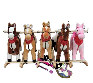 Màu nâu trẻ em rocking ngựa sang trọng với di chuyển miệng và đuôi và âm nhạc( en, ASTM)