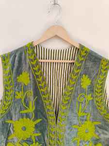 Chaleco de Terciopelo Verde, Bordado a Mano, Chaleco de Terciopelo Hecho a Mano, Chaqueta, Chaleco de Terciopelo Suzani, Chaleco de Terciopelo Floral Bohemio - Product Image 2