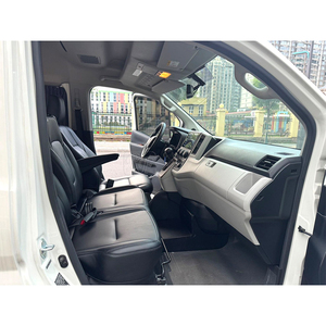Toyota Hiace Usada Asequible, 9 Asientos, Minibús Hiace, Estilo de Alta Gama - Product Image 6
