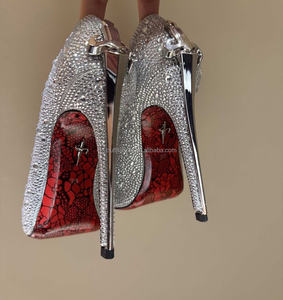 Sandalias de Tacón Alto de Aguja de 12 cm con Cristales de Lujo en Cuero Genuino, Nuevas con Etiquetas, Zapatos de Tacón de Aguja con Pedrería para Boda - Product Image 3