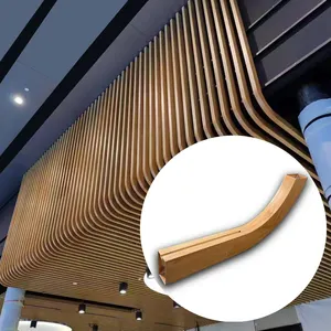 Fábrica personalizada grano de madera 3D curvo aluminio listón deflector extrusión techo pared revestimiento para construcción