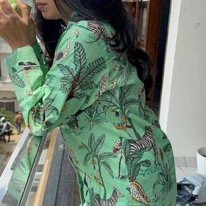 Bata de mujer verde con estampado animal, manga larga, cuello en V, cierre de botones, tiro medio, de algodón suave, para estar en casa, verano y otoño, ropa de dormir - Product Image 5