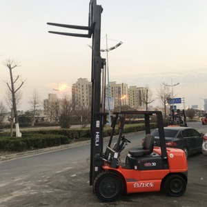 Mini chariot élévateur HELI 3T d'occasion diesel 3 satges en gros pour la construction technique 4.5M de terrassement - Product Image 3