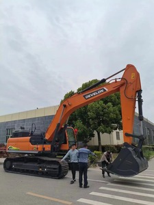 Excavatrice sur chenilles lourde Develon DX305 de 30 tonnes, pelle hydraulique pour travaux d'ingénierie - Product Image 2