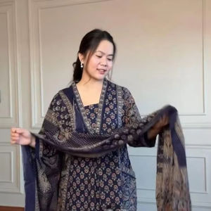 ชุดคุर्ตาแขนยาวสีน้ำเงินสไตล์โมเดิร์นสำหรับผู้หญิง คอวี ดีไซน์เนอร์ ยอดนิยม ราคาขายส่ง - Product Image 1