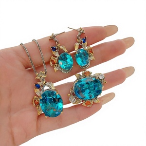 ชุดเครื่องประดับผู้หญิงสีน้ำเงิน ประดับเพชรทรงรี สร้อยคอ ต่างหู แหวน สีทอง ลายดอกไม้ แฟชั่น ของขวัญสำหรับงานแต่งงาน - Product Image 3