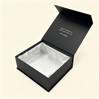 Boîte en papier à fermeture magnétique recyclable de conception gratuite personnalisée de luxe Cadeau de perruque Produits de soin de la peau Bougies Boîte d'insertion en satin de soie