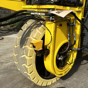 Container Straddle Carrier 40 Ton 10 Ton Port Lifting Straddle Carrier <b>Crane</b> for Moving Lifting Container - Product Image 6