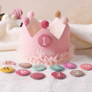 Chapeau <span class=keywords><strong>Couronne</strong></span> en Tissu de Mousseline Douce pour <span class=keywords><strong>Décoration</strong></span> d'Ambiance de Fête d'Anniversaire, Accessoire de Photographie pour Bébé, Broderie de Nom Personnalisée - Product Image 3