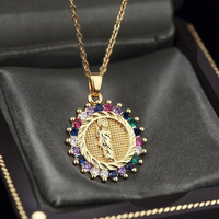 Pendentif Madonna unisexe en laiton plaqué or 18 carats micro-incrusté de zircons colorés, bijou religieux et accessoire de collier tendance