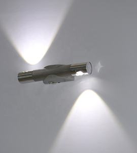 Lámpara de Pared LED Moderna Plateada de Aluminio con Rotación de 360 Grados, Iluminación Invertida, Pantalla Blanca Cálida, Regulable 3000K-6000K, Decoración para Sala de Estar - Product Image 5