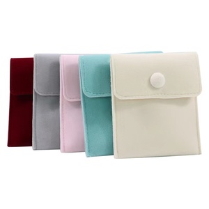 FORTE Fabricant, vente en gros de pochettes à bijoux en velours, sacs à bijoux personnalisés avec logo, fermeture à pression - Product Image 4