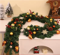 Karangan Bunga Natal Bulat Buatan dari PVC yang Realistis, Pinus Tahan Lama untuk Dekorasi Pintu Depan, Dinding, dan Tangga.