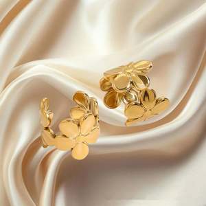 อินเทรนด์ใหม่กันน้ำ18K ชุบทอง18K เครื่องประดับสแตนเลสของขวัญต่างหูดอกไม้ - Product Image 2